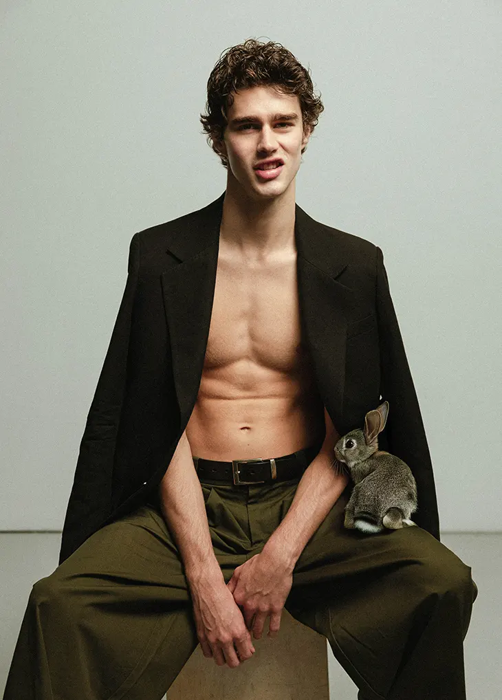 Max Merifield fotografiado por Pat Supsiri para KAP Collective